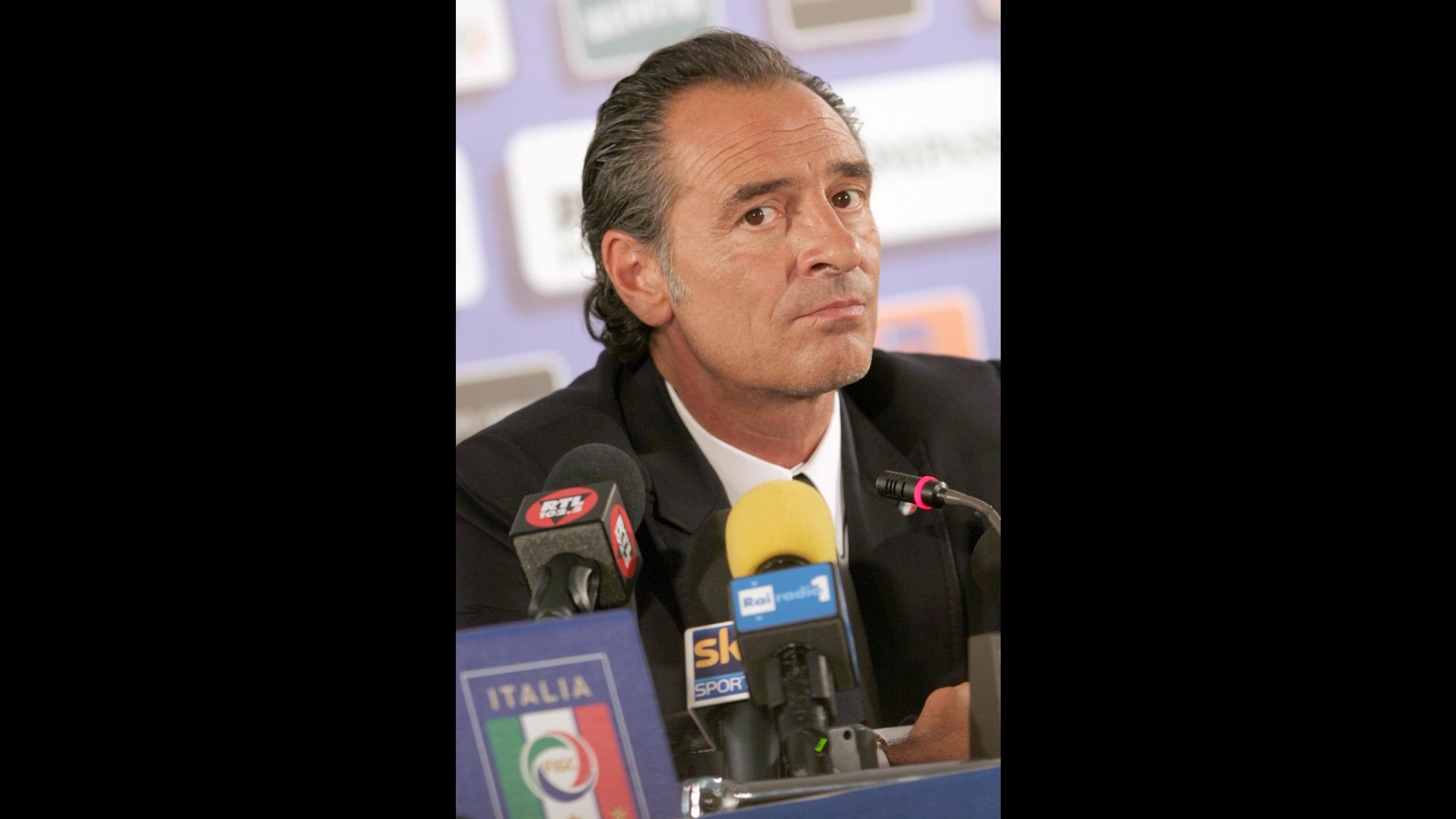 Prandelli conferma la coppia Rossi-Cassano contro le Far Oer