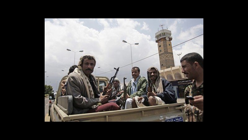 Yemen, 3° giorno di scontri militanti-soldati: oggi 31 morti, totale a 158