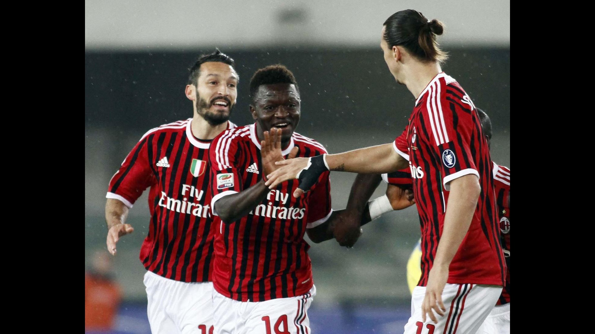 Muntari sorprende il Chievo, Milan soffre ma torna re per una notte