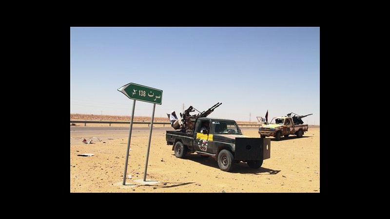 Libia, Cnt: Negoziati con forze Gheddafi a Sirte finiranno sabato