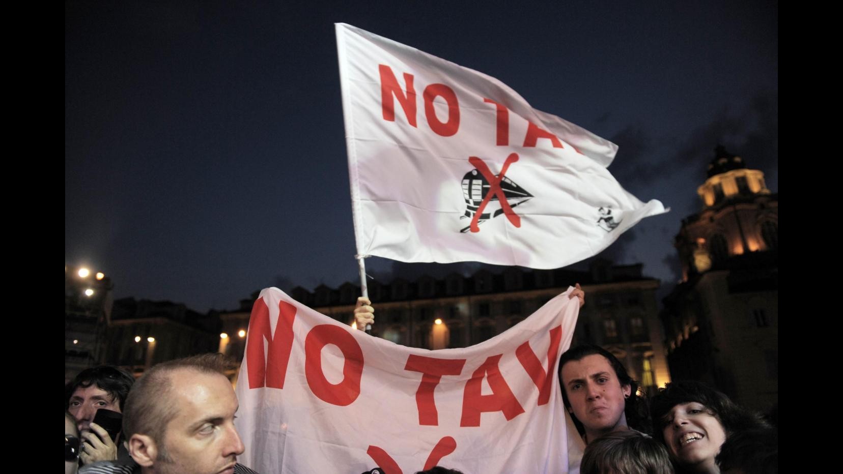 Milano, No Tav irrompono nella redazione del Corriere della Sera