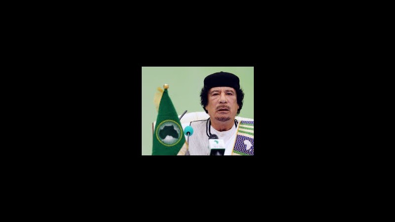 Moglie e tre figli di Gheddafi in Algeria. Ribelli: Khamis è morto