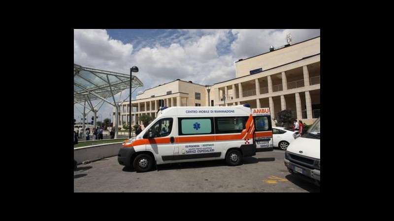 Rimini, due feriti a coltellate: uno grave