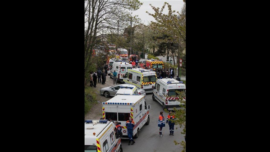 Francia, crolla pavimento durante cerimonia religiosa: muore bambina