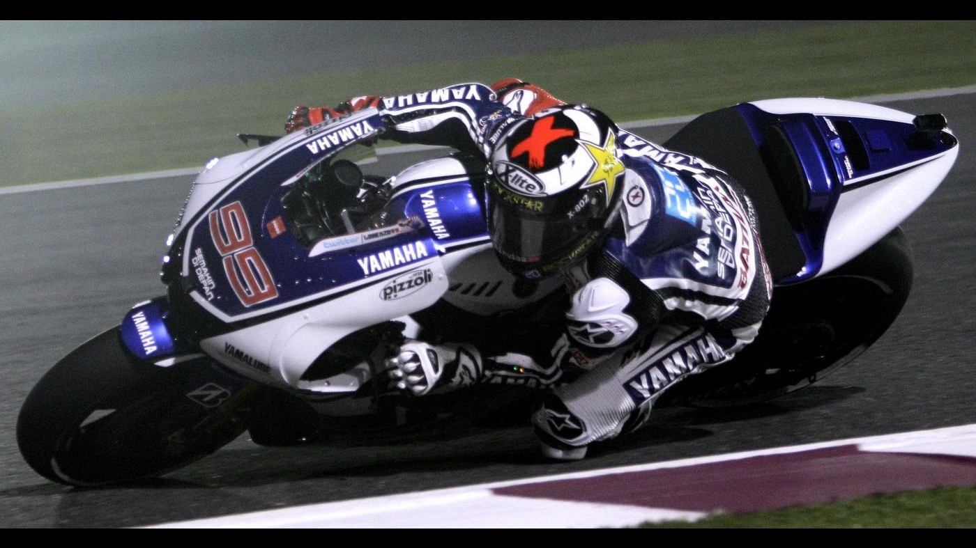 Moto Gp: Lorenzo conquista la pole in Qatar, Rossi solo dodicesimo