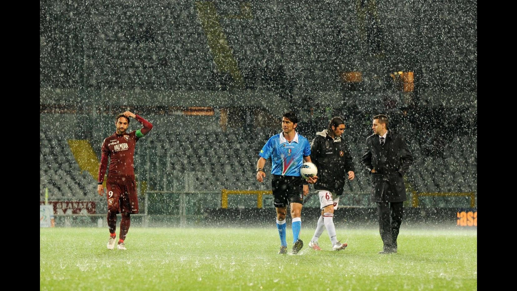 Serie B, maltempo ferma il Toro. Sassuolo e Verona non ne approfittano