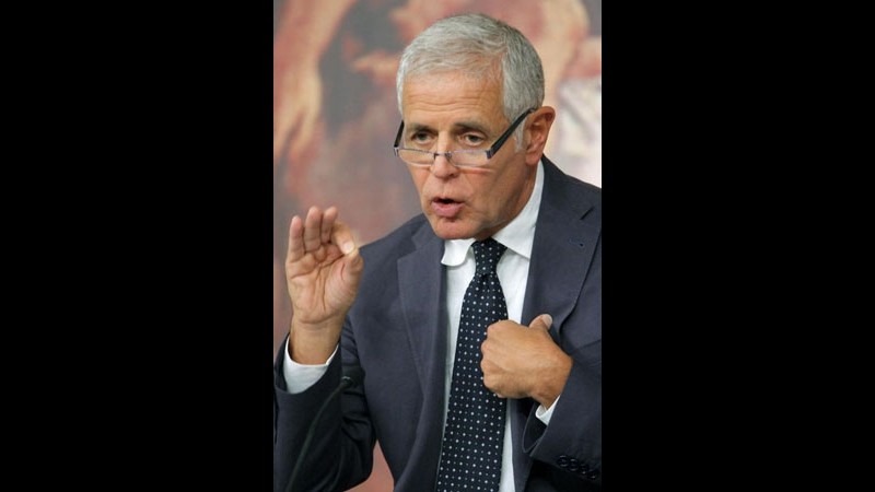 Manovra, Formigoni: Meglio aumento Iva che riduzione servizi