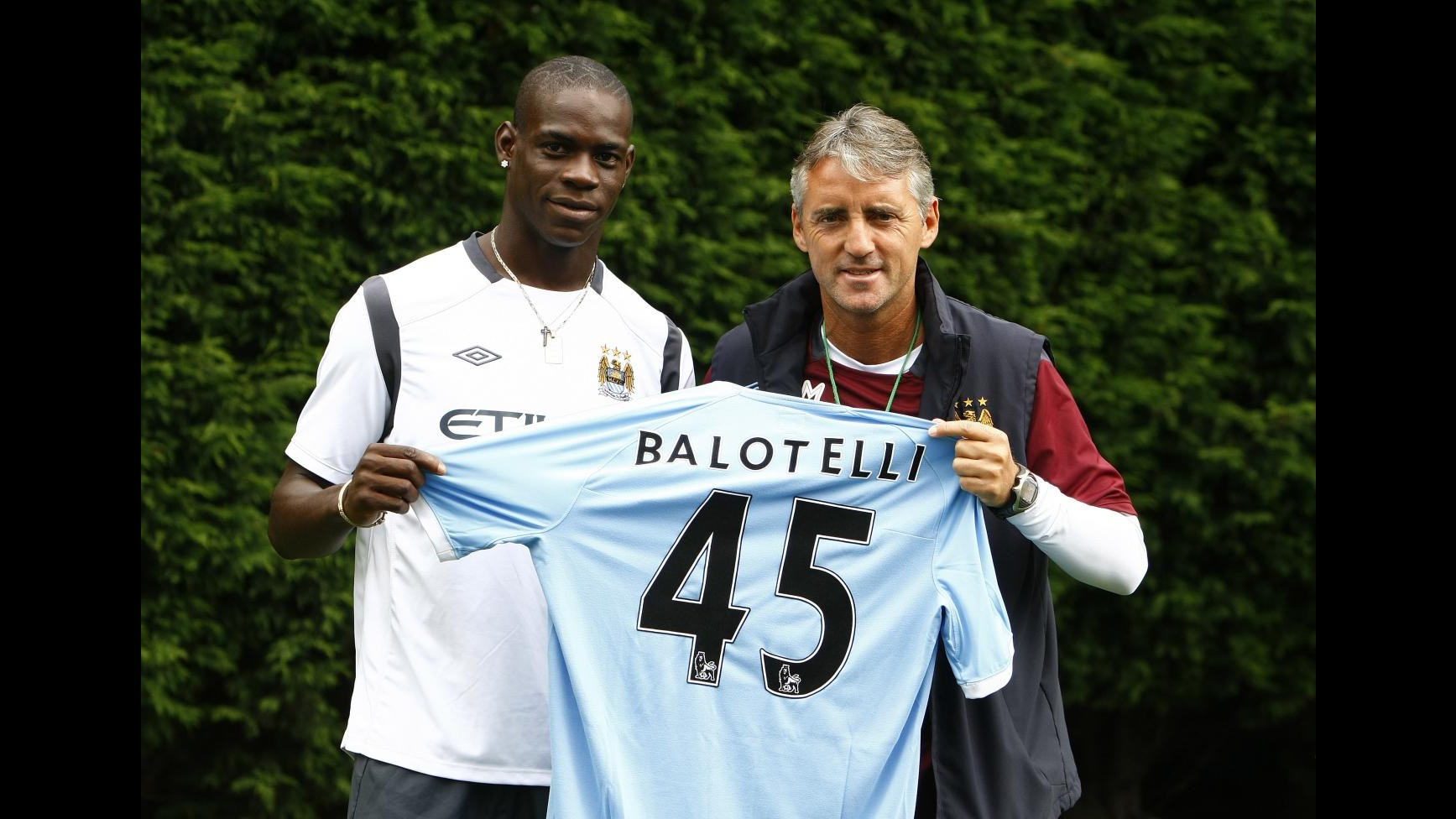 Mancini a Balotelli: 10 anni fa ti avrei dato un pugno al giorno