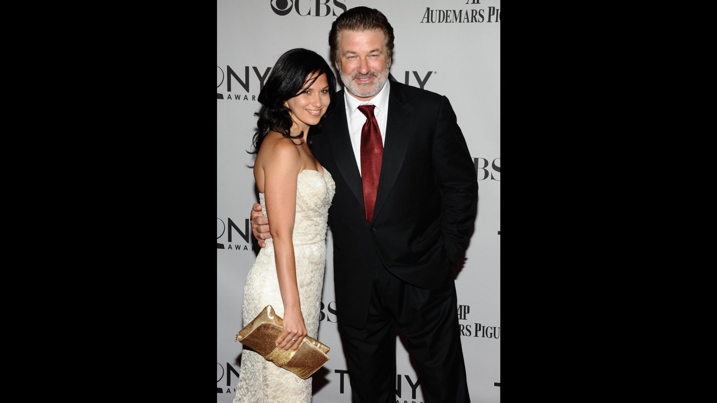 Alec Baldwin ha deciso di sposarsi con la giovane insegnante di yoga