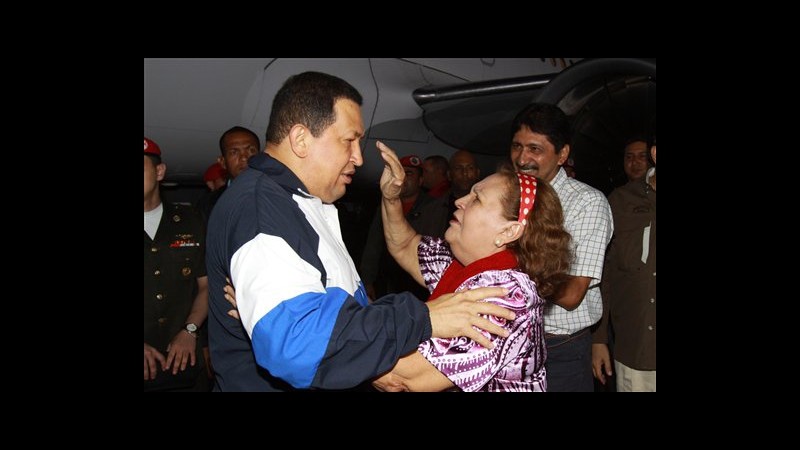 Venezuela, Chavez a messa dopo ritorno da chiemioterapia a Cuba
