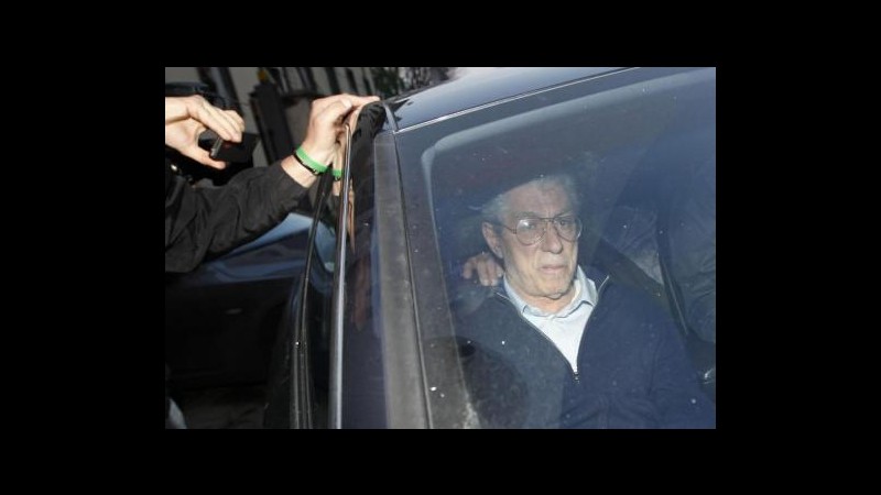 Bossi: Attaccano mia famiglia per colpirmi