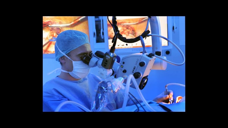 Malato di cancro: Chiedo scusa se la mia malattia costa