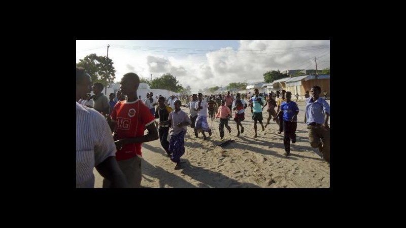 Somalia, attentato in teatro Mogadiscio: 10 morti, al-Shabab rivendica
