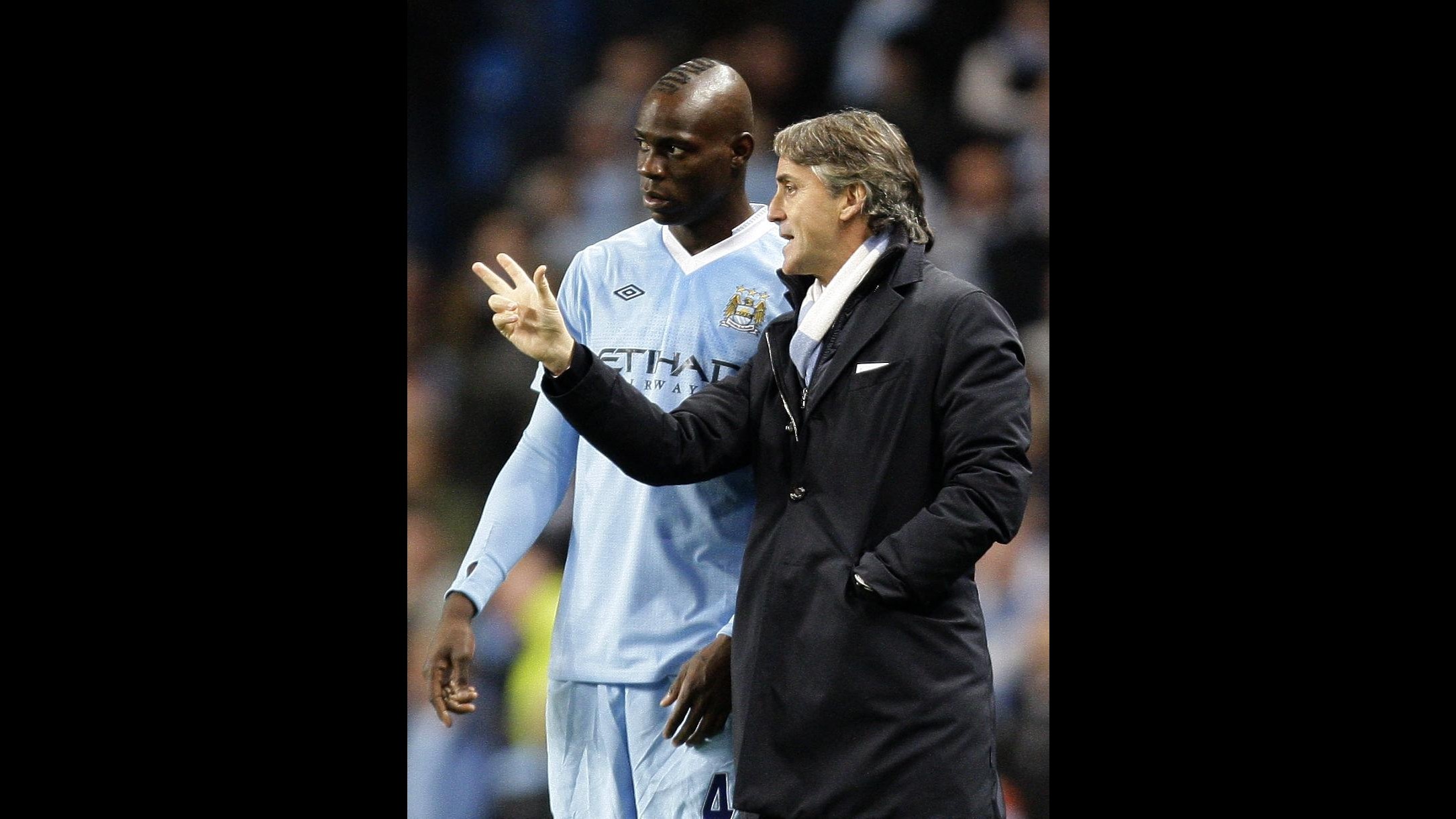 Mancini conferma fiducia a Balotelli ma ora anche tecnico rischia