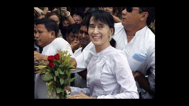 Birmania, consigliere presidente: Carica governo a Suu Kyi? Possibile