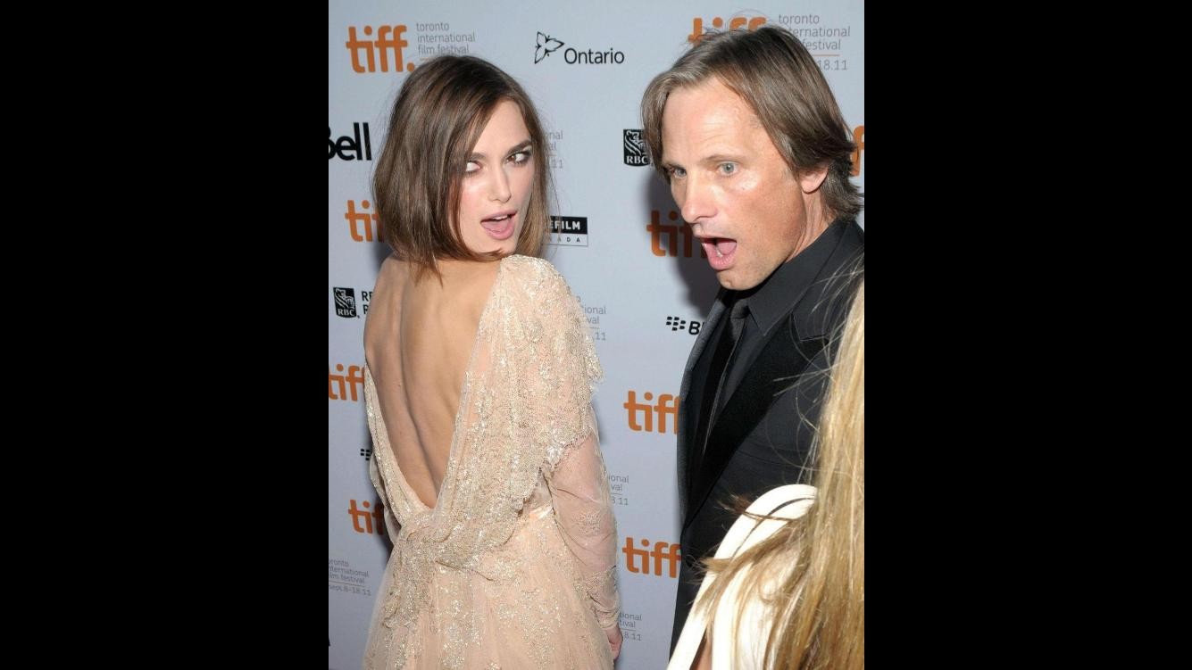 Keira Knightley: Ho bevuto vodka prima delle sculacciate in scena