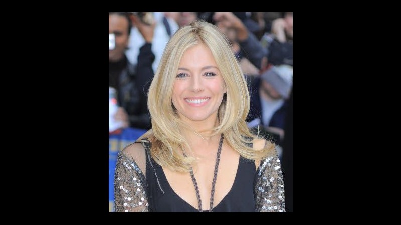 Intercettazioni Gb, Sienna Miller: Credevo amici mi vendessero a media