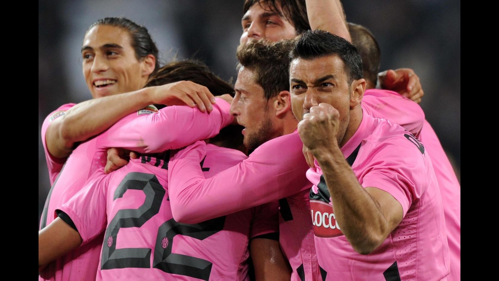 Juve-Napoli, Borriello e Vucinic sfidano i ‘tre tenori’