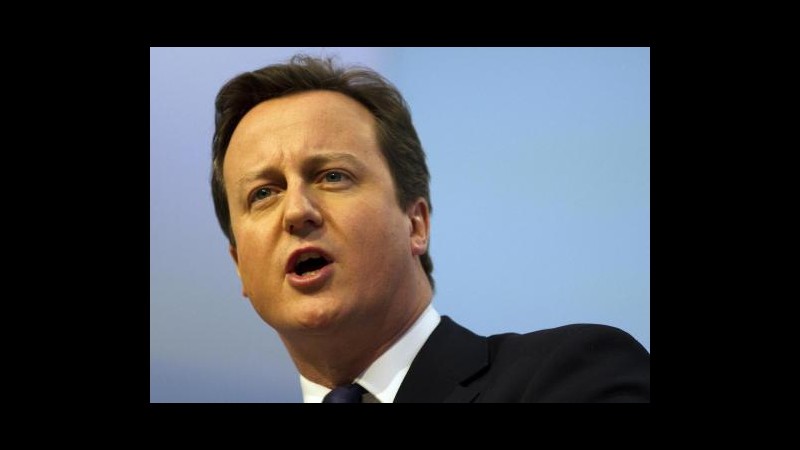 Cameron con Sarkozy in Libia:Dobbiamo garantire la cattura di Gheddafi