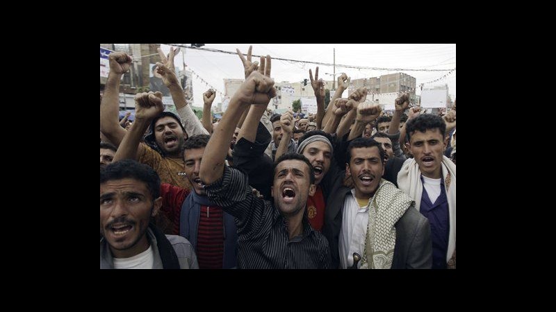 Yemen, truppe governo bombardano casa leader opposizione: 3 morti