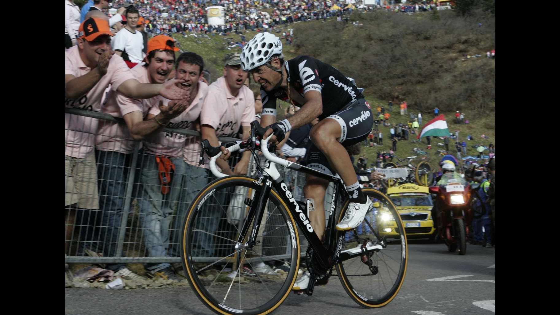 Ciclismo, si ritira lo spagnolo Carlos Sastre