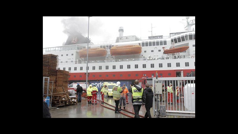 Norvegia, incendio su nave da crociera: 2 morti, 4 dispersi