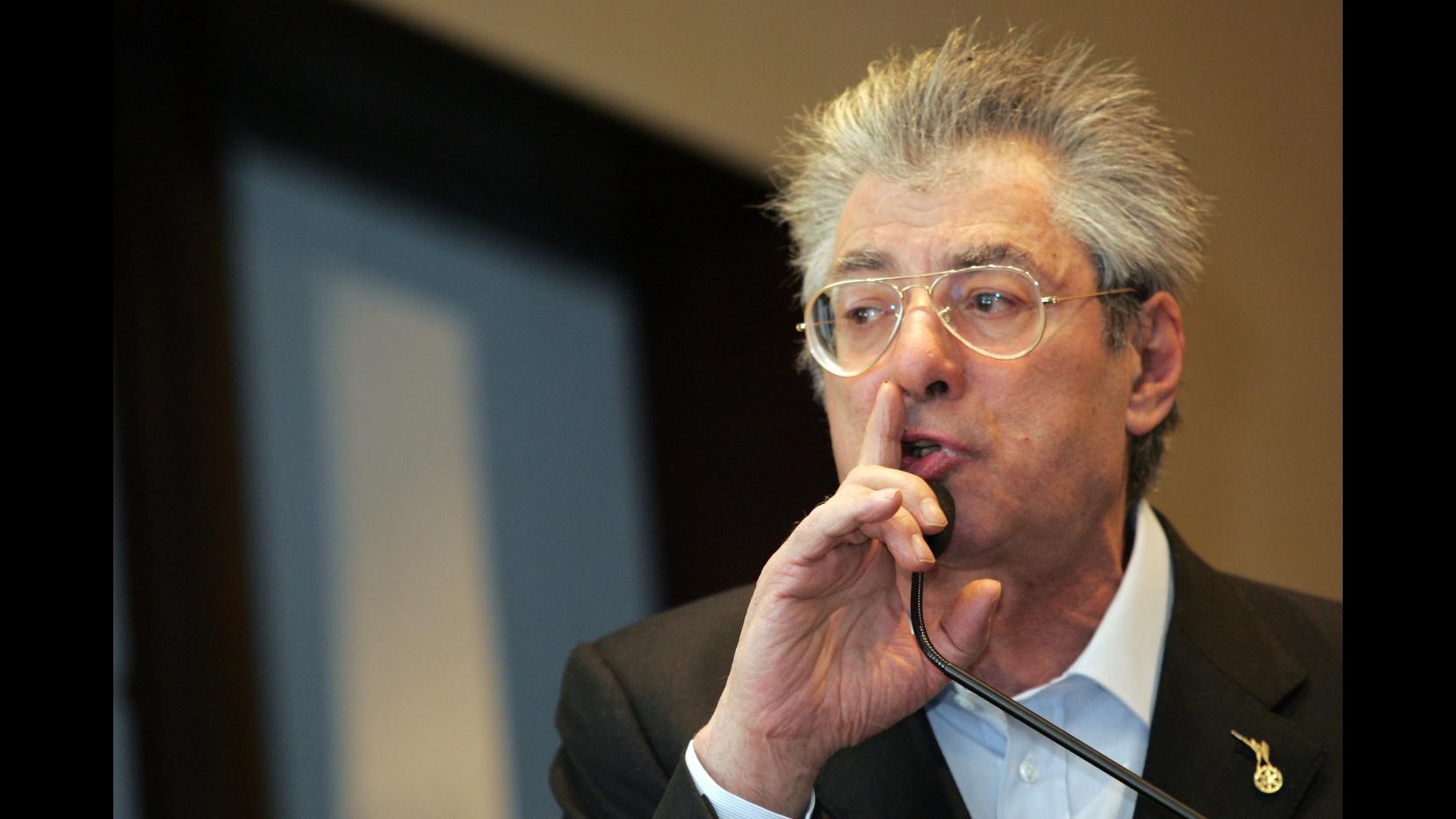 Bossi: Mai più contestatori nella Lega