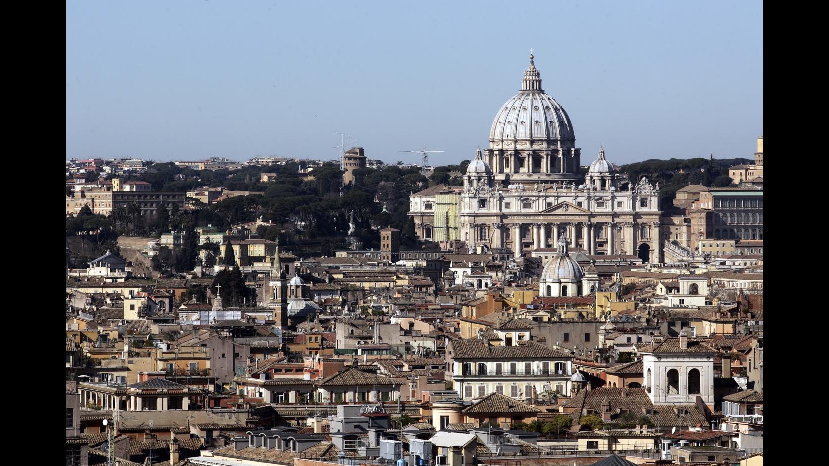 Uomo trovato morto vicino a basilica di San Pietro