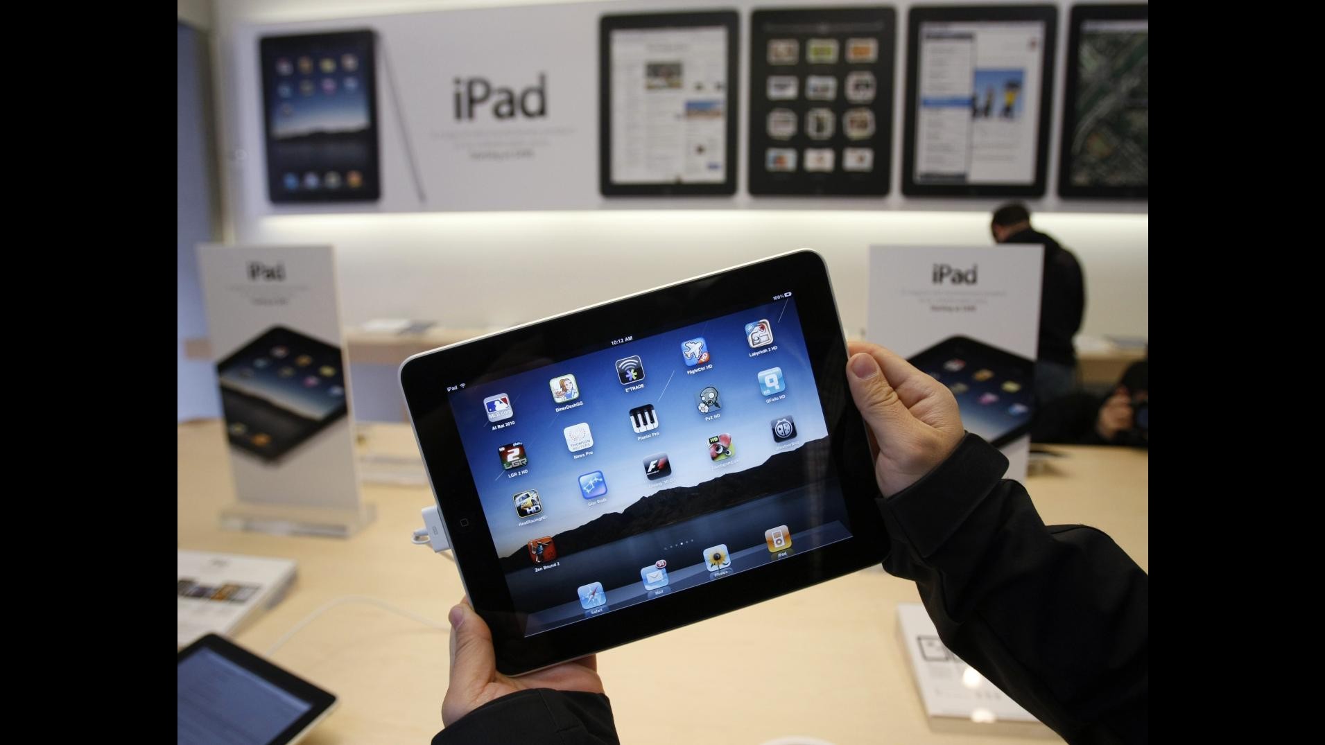 Olanda, iPad in dotazione ai senatori per eliminare la carta