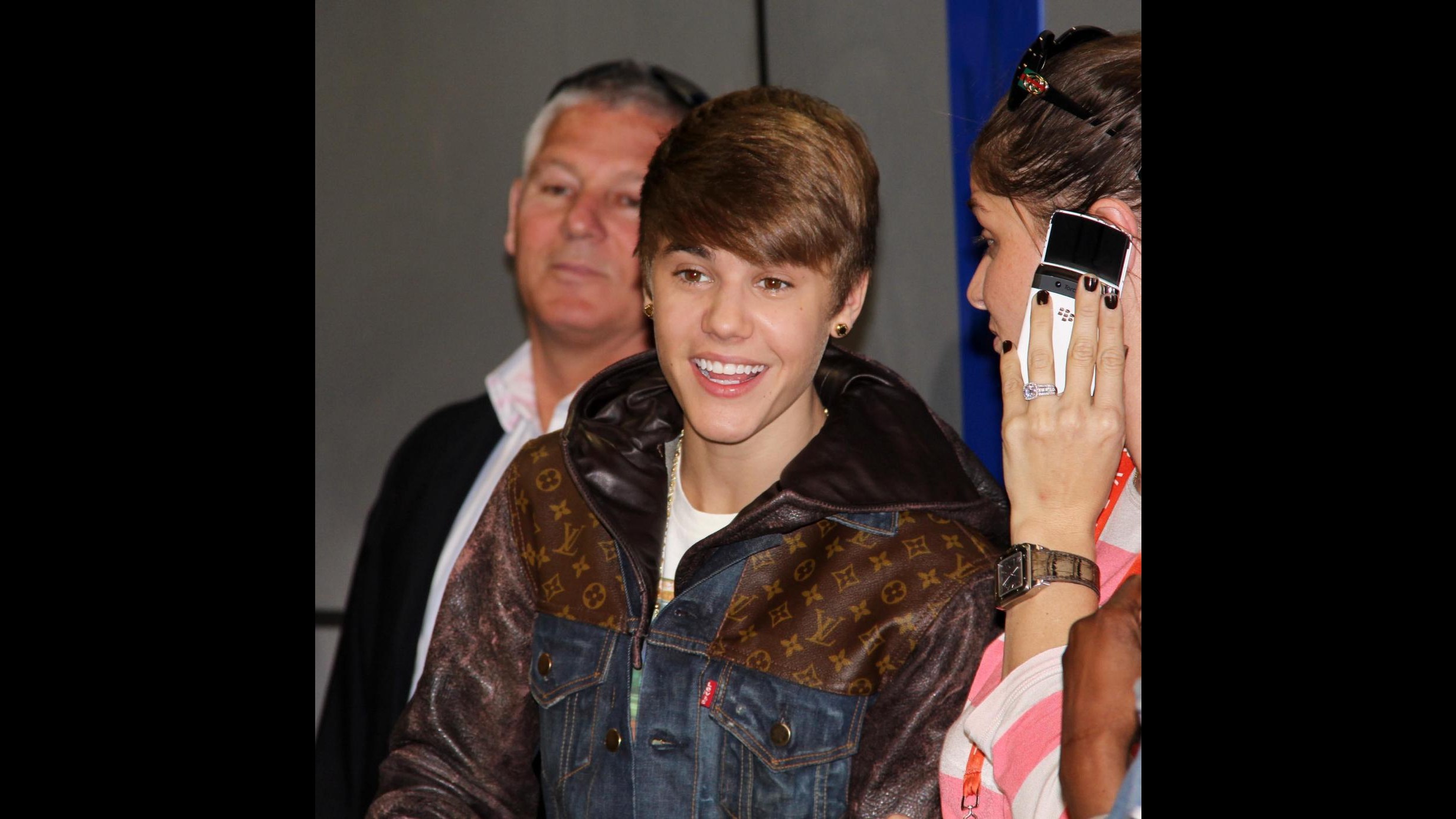 Fan di Bieber fanno impazzire telefoni hotel dove alloggia a Londra