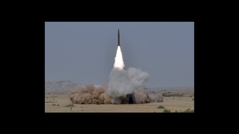 Pakistan, testato con successo missile balistico a capacità nucleare