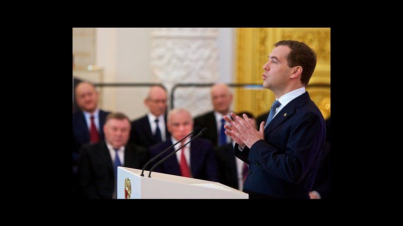 Russia, Medvedev promette di portare avanti modernizzazione da premier