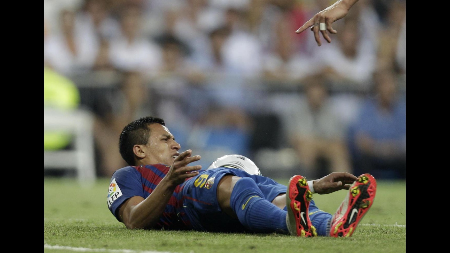 Barcellona, esami confermano strappo: Sanchez fuori due mesi