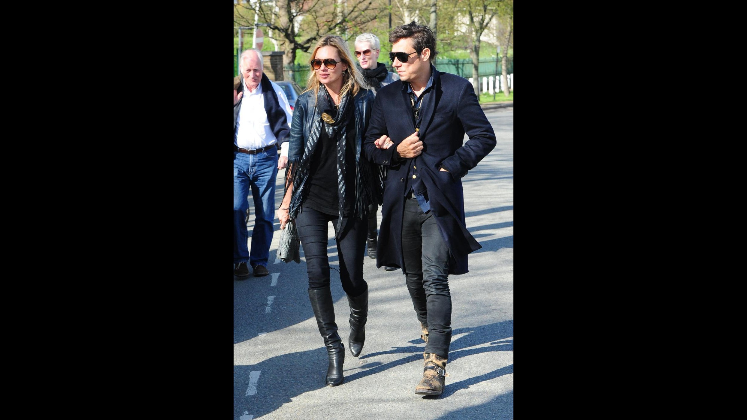 Kate Moss e Jamie Hince partono insieme in tour e rinnovano i voti
