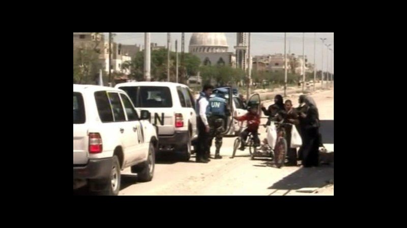 Siria, osservatori Onu in visita a Zabadani, un sobborgo di Damasco