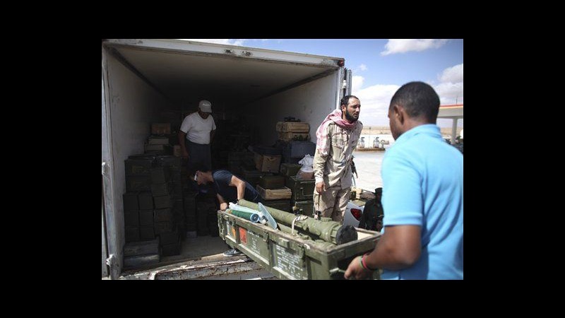 Libia, ribelli arrivano da città vicine per assalto finale Bani Walid