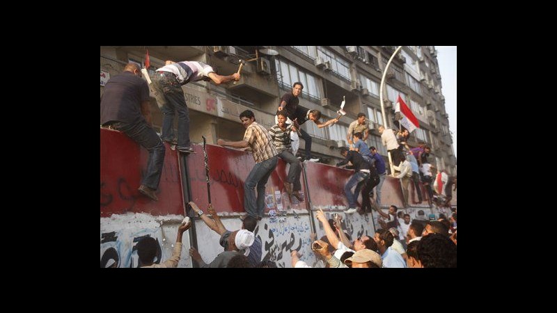 Attacco all’ambasciata israeliana al Cairo: 3 morti