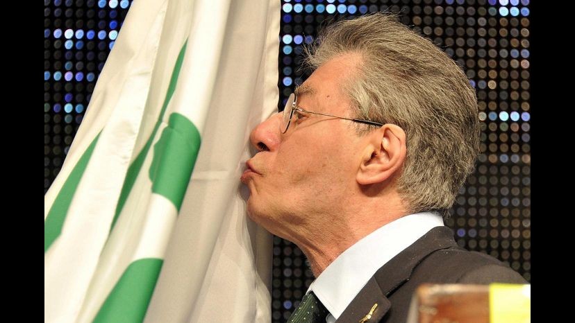 Bossi: Chiusi i casini con Maroni