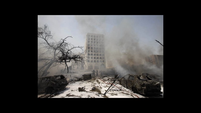 Siria, attivisti: Truppe governo bombardano Damasco, 3 i morti