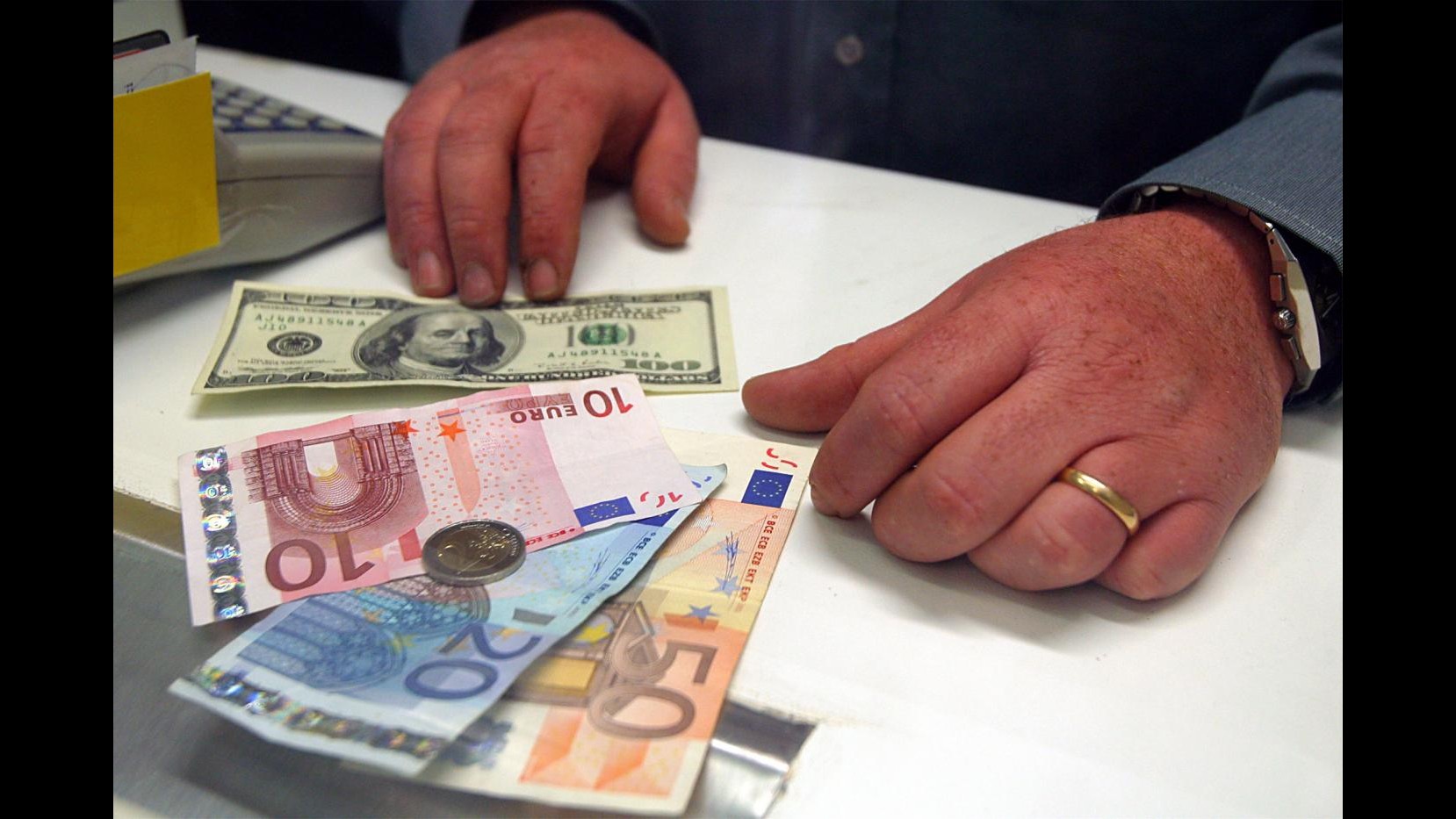 Usavano banconote false, conviventi arrestati nel beneventano