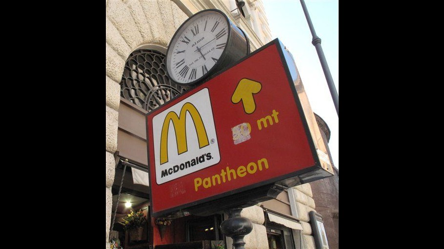 McDonald’s, entrate +3,5% ad agosto. Sotto le attese