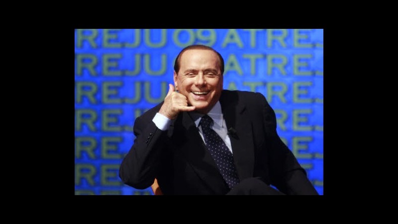 Berlusconi sente Lavitola: è polemica