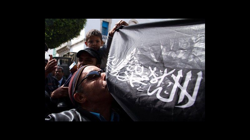Tunisia, ripreso processo trasmissione Persepolis: tensioni fuori aula