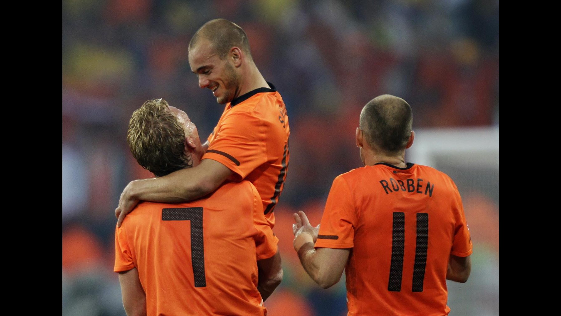 La Uefa precisa: Olanda è già qualificata per Europei 2012