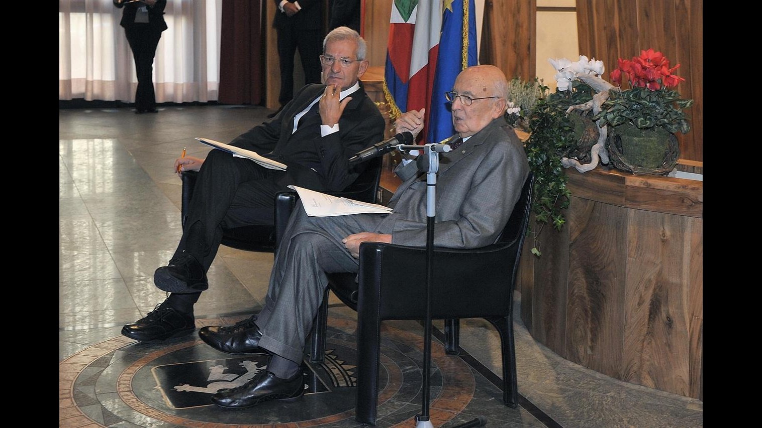 Napolitano: Serve sobrietà