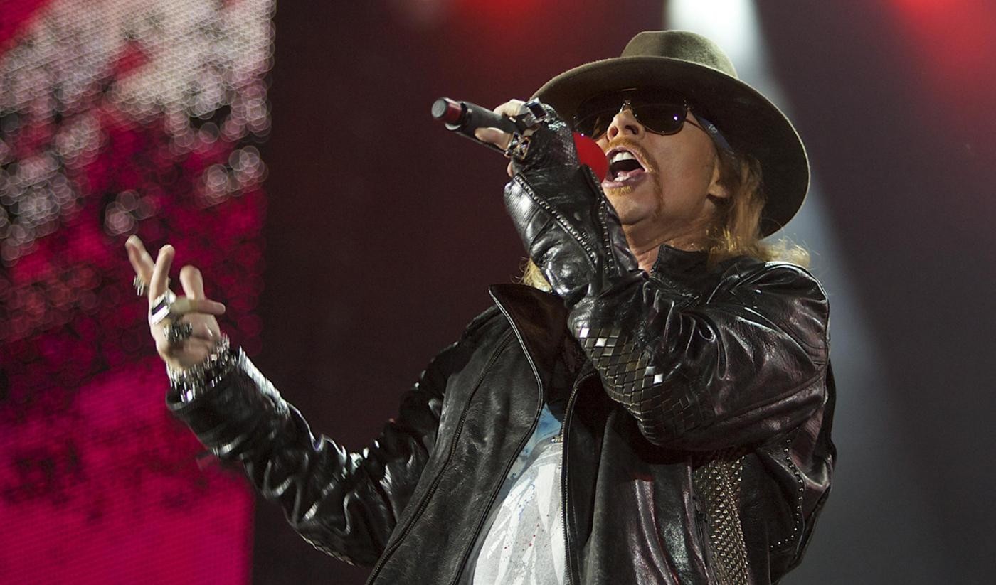 Axl Rose chiede scusa ai fans per la sua assenza alla Hall Of Fame