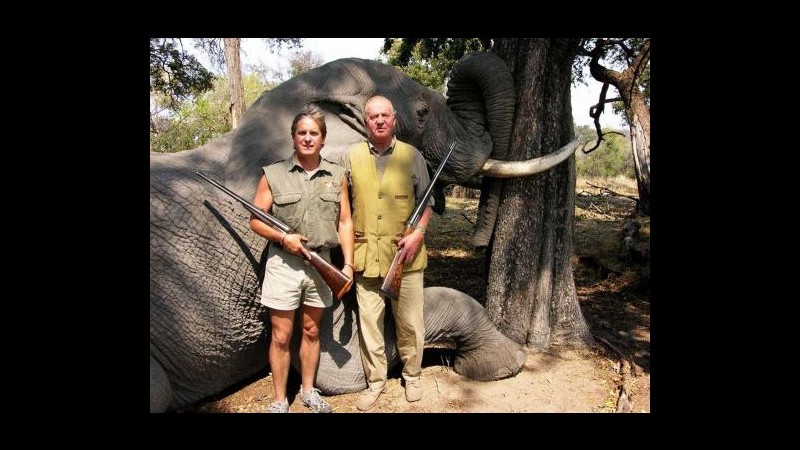 Spagna, re Juan Carlos si scusa per caccia elefante in tempo di crisi