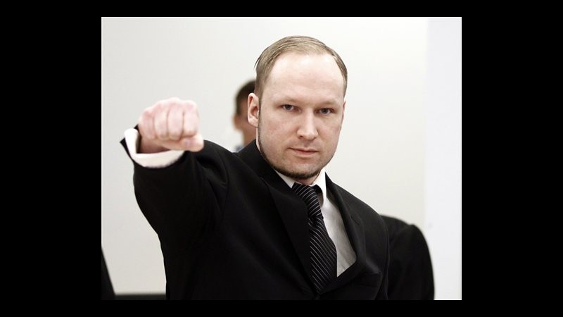 Breivik per 3° giorno in aula, evasivo sui Cavalieri templari
