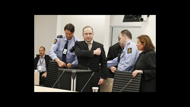 Norvegia, su Breivik lo sguardo dei media che voleva conquistare