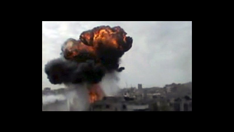 Siria, attivisti: Ancora violenze dopo arrivo osservatori, 2 morti